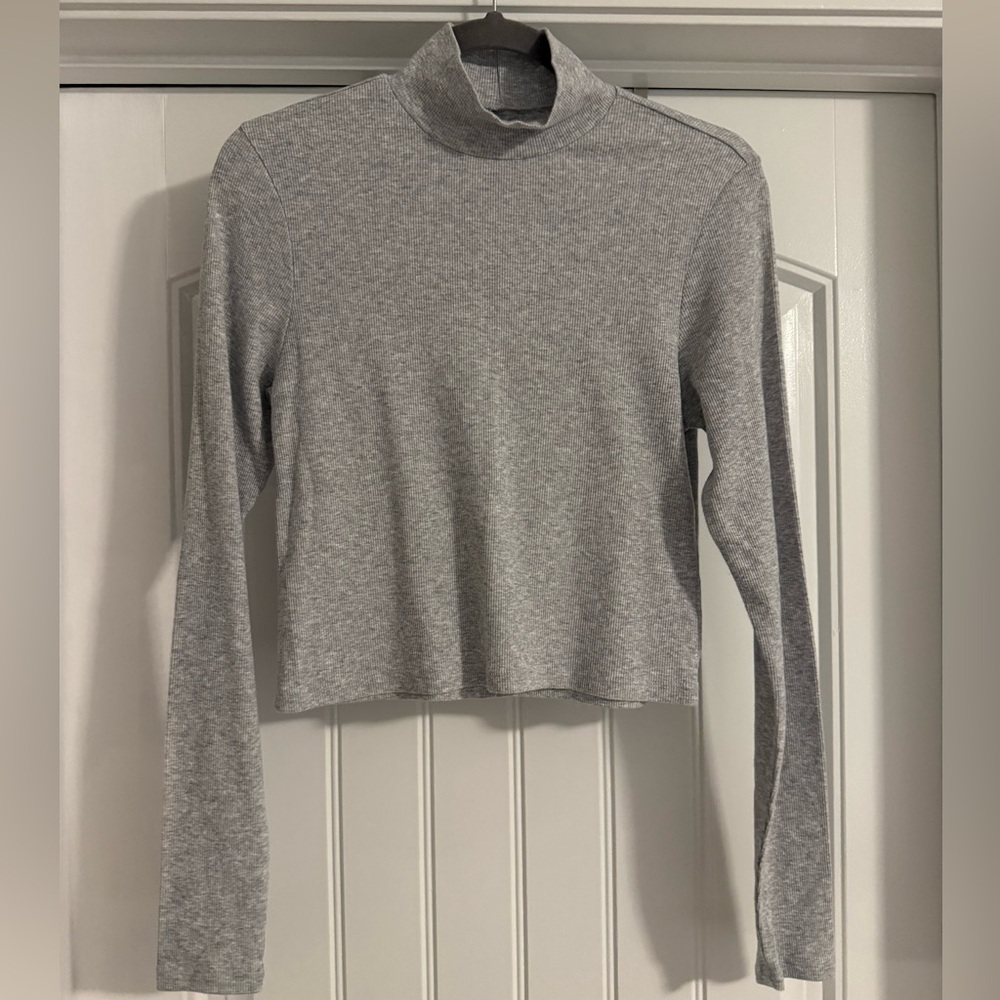 American Eagle Outfitters Heather Gray Turtleneck